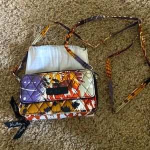 Crossbody wallet